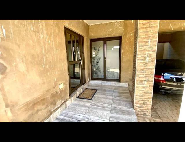 3 BEDROOM HOUSE FOR SALE IN BRAM FISCHERVILLE